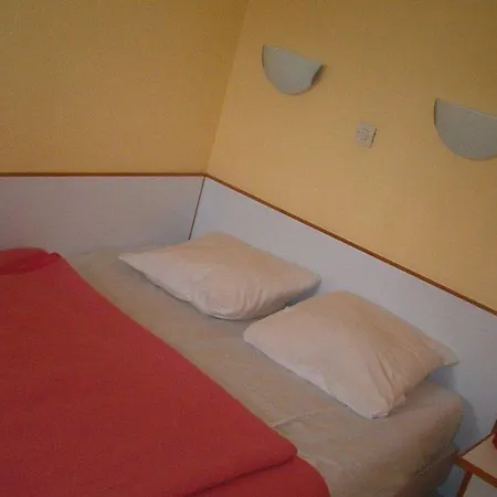 Francia Ii Hotel apartamentowy